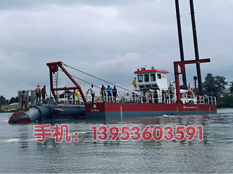 绞吸式抽沙船